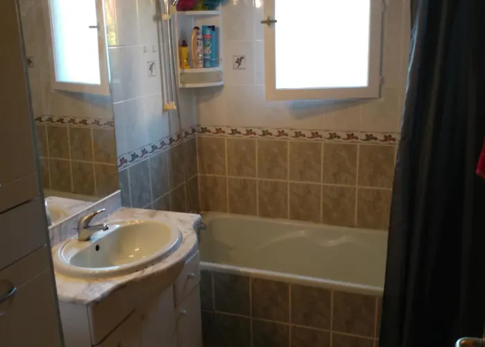 Vila Avec Grande Piscine *